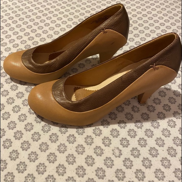 Vintage Shoes - Vintage 1940’s style Leather Round Toed Pumps